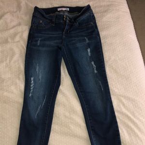 YMI Wanna Betta Butt Capri jeans